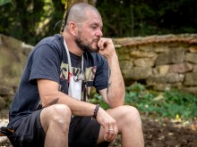 Среднощна кражба изправи всички участници във "Фермата" на крак