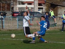 Спартак врътна 0:0 с Любимец в биткаджийски двубой