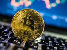 Нов рекорд за биткойна, милиардер предрича хиперинфлация