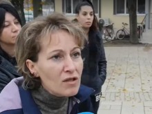 Родители от Раковски: Тези тестове не са истински. Лъжат ни, за да се стигне до принудително ваксиниране
