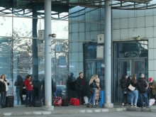 Полиция и данъчни "налазиха" Централната автогара в София