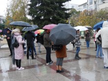Майка: Тестовете за коронавирус нямат място в училище!