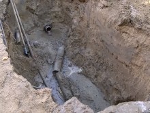 Изкопаха огромна дупка в пловдивска улица