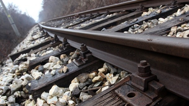 БГНЕС
Товарен влак блъсна и уби на място млад мъж от