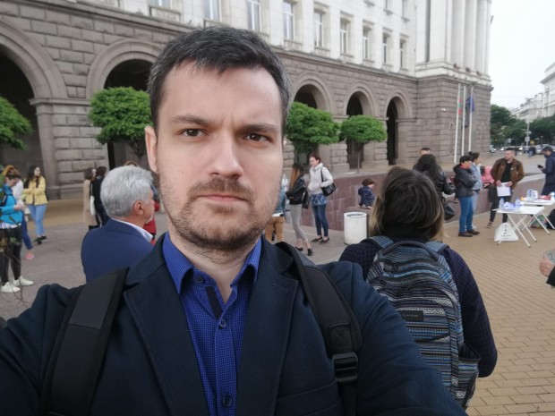 Facebook
Д р Стефан Митев е гастроентеролог и основател на Българско рационално