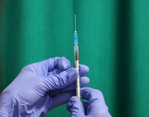 Двете одобрени в ЕС ваксини срещу коронавирусната инфекция базирани на