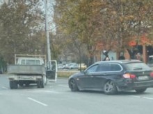 Лек автомобил и камион се удариха сериозно на Цариградско