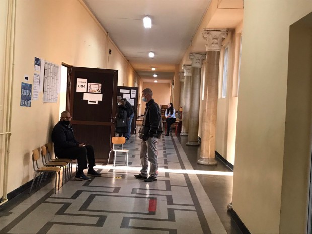 Varna24 bg
Изборният ден започна в 7 25 часа секционните помещения на територията