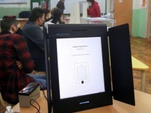 Драма в СИК-овете, застъпници искат протоколите, но не им ги дават