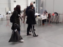 Първите изборни книжа с резултати пристигнаха в 16 РИК