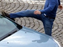 Мутрите се завърнаха! Грозни сцени на голям булевард в Пловдив!