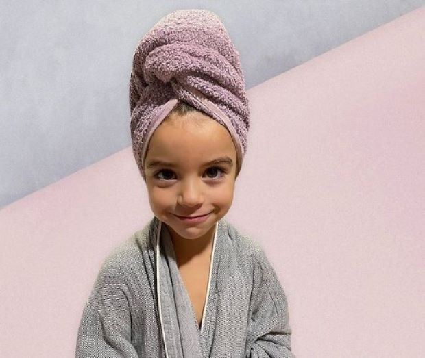 Instagram
Дъщерята на Александър Кадиев е станала страхотна чаровница Малкото Кате