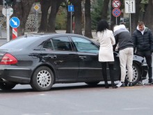 "Мерцедес" е за ремонт след ПТП в Пловдив