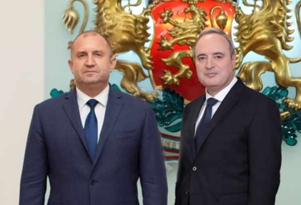 Кандидатите за президент Румен Радев и Анастас Герджиков се изправят