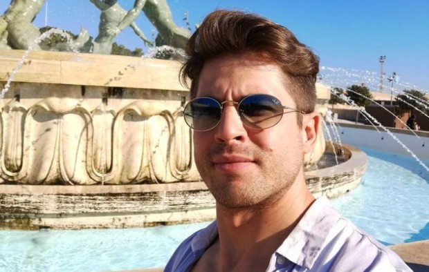 Instagram Всички знаят как изглежда 33 годишният актьор Иво Аръков В