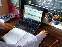 Родители за дистанционното обучение: Колко още малко? Говорим за много сериозни психически поражения върху децата