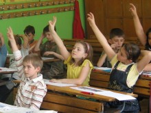 Пренаписват букварите