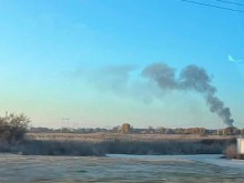 Черен дим се разнася над "Смирненски"