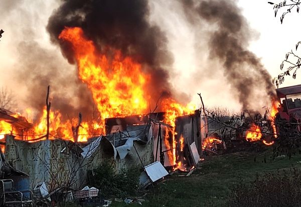 За голям пожар съвсем близо до Пловдив съобщиха току-що читатели