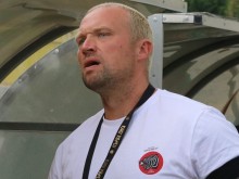 Пирин може да остане без треньор още преди мача с Локо (Пд)?