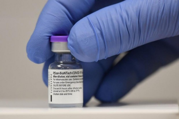 Компанията Pfizer заяви в понеделник, че нейната ваксина срещу COVID-19