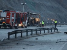 Оцелелите са пътували в задната част на автобуса и са успели да счупят едно от стъклата, за да се спасят