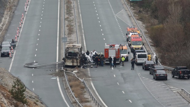 Днешната автобусна катастрофа в България при която загинаха най малко 46