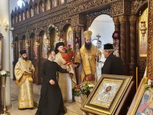 Празник в пловдивския храм "Свети Климент Охридски"
