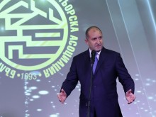Радев призова туристическия бранш за по-голяма активност в икономическата трансформация