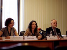 Приемни родители поискаха специално министерство на детето и семейството