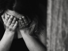 Заляха с киселина млада жена в София