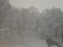 Снегът пристигна и в София