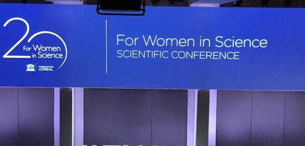 Официалната церемония за наградата За жените в науката за 2021