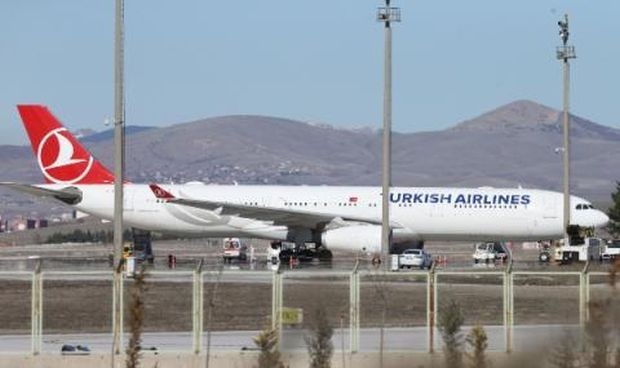 Летищата в Истанбул преустановиха пристигането и заминаването на полети заради