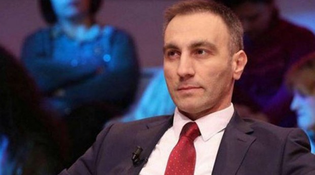 Македонският вицепремиер Артан Груби твърди че през месец декември Република