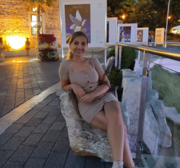 Шенай е започнала работа в италиански ресторант в Пловдив След