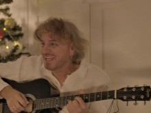 Коцето Калки подари песен на деца, лишени от родителска грижа