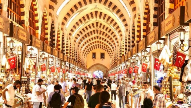 Хиляди българи – на евтин шопинг в Турция за Коледния