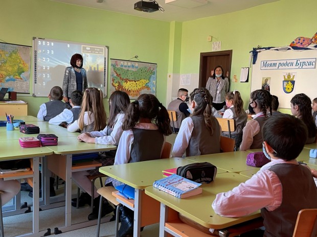 Ученици от бургаското ОУ Елин Пелин работят активно по програмата