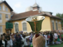 Учениците все пак ще се върнат в клас от понеделник