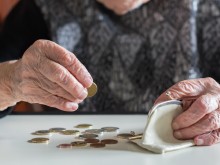 От утре започва изплащането на пенсиите и добавките