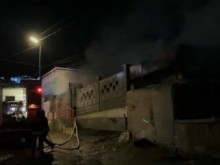Пожар избухна в училище тази нощ