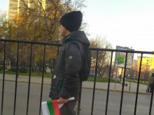Опасна практика с деца на оживено кръстовище в Пловдив