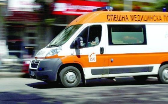 Автобус пътуващ по линията Силистра София и тир са