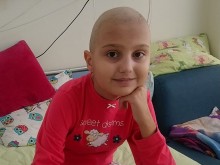 Зов за помощ: В навечерието на Коледа да подарим лъч надежда на Симона от Варна
