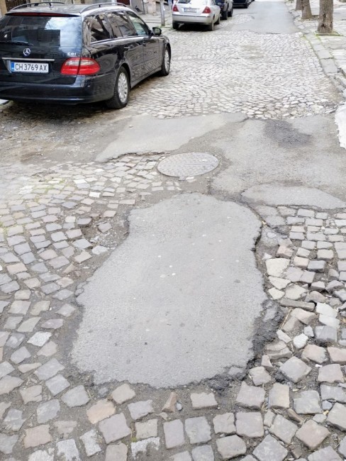 Община Бургас започва обновяване на тротоарите и полагане на нова