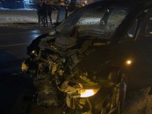 Тежка катастрофа в София между автомобил и бетоновоз