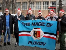 Добре е дошла Черно-бялата Коледа! Гледайте най-новата локомотивска песен!