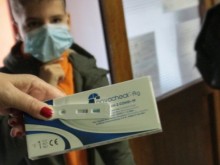 Обвиниха Кацаров, че е ощетил бюджета с 1 милион при поръчката на тестовете за учениците