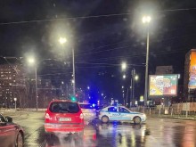 Автомобил блъсна две деца с велосипеди в София